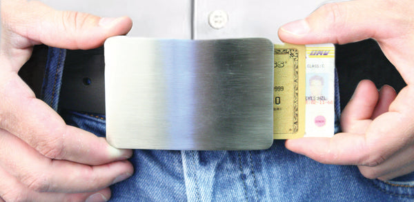 Storus Smart Belt Buckle™ on person with hands sliging out cards